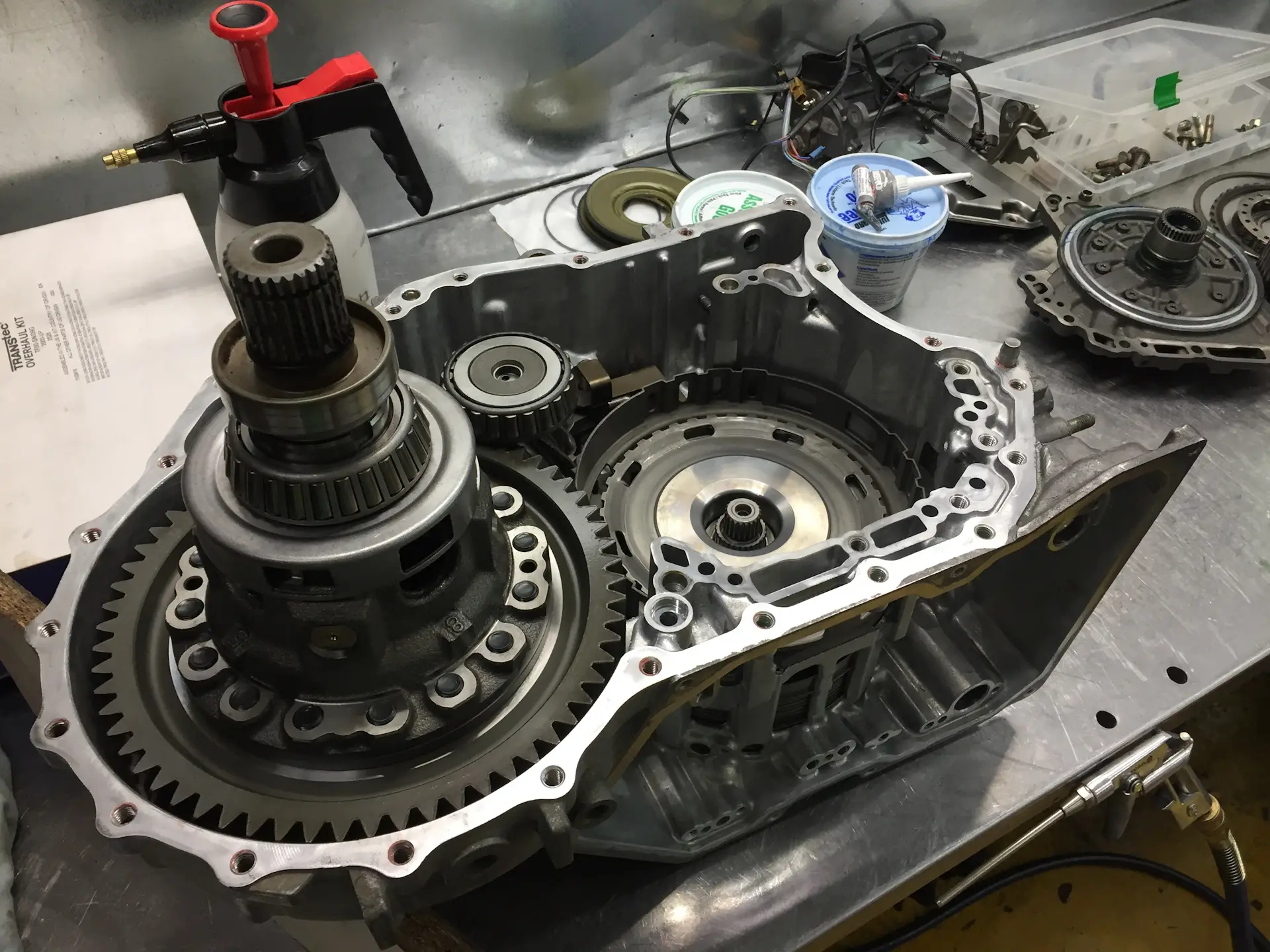 عیب‌یابی گیربکس اتوماتیک تیگو 5 با دستگاه دیاگ پیشرفته