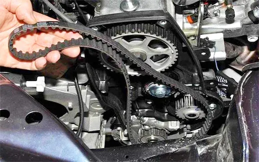 نمای نزدیک از اجزای داخلی گیربکس اتوماتیک MVM 550"
