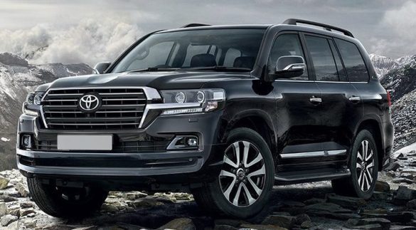 بررسی و تست قطعات داخلی گیربکس لندکروز در مرکز تخصصی